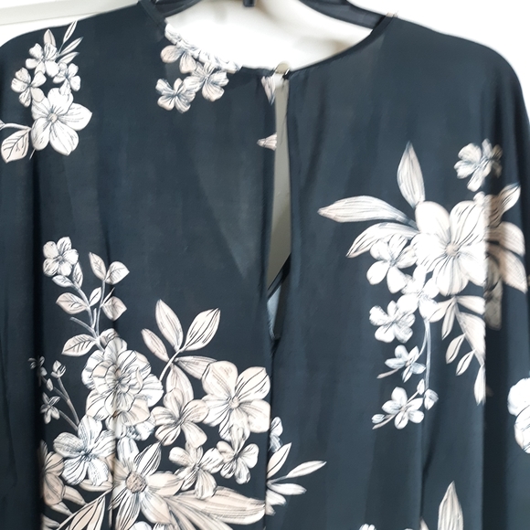 Mlle Gabrielle Black Floral V Neck Jumpsuit - Picture 4 of 8